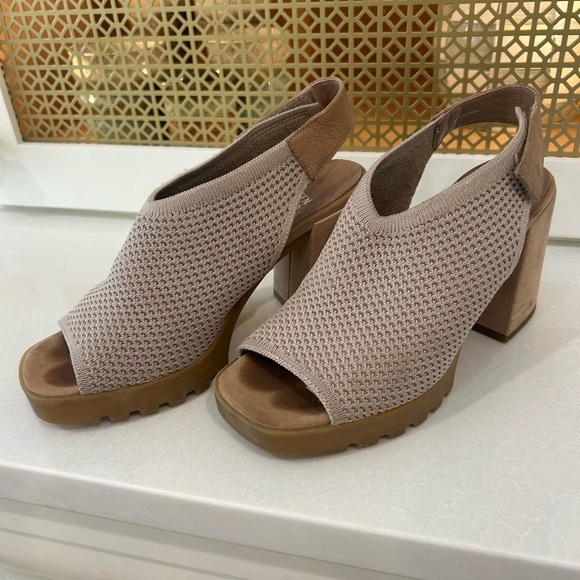 Eileen Fisher Cue Slingback Open-Toe Pumps size 5.5! - Picture 6 of 9